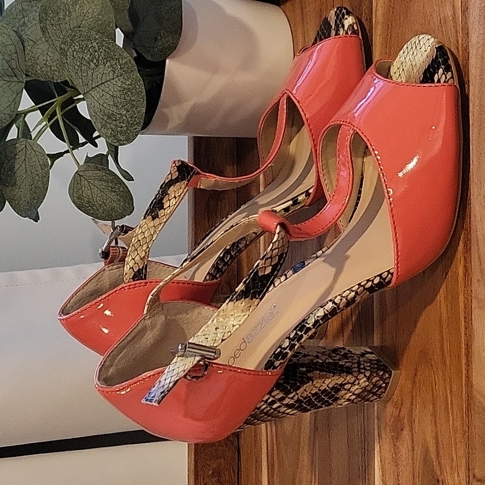 Snakeprint sandals